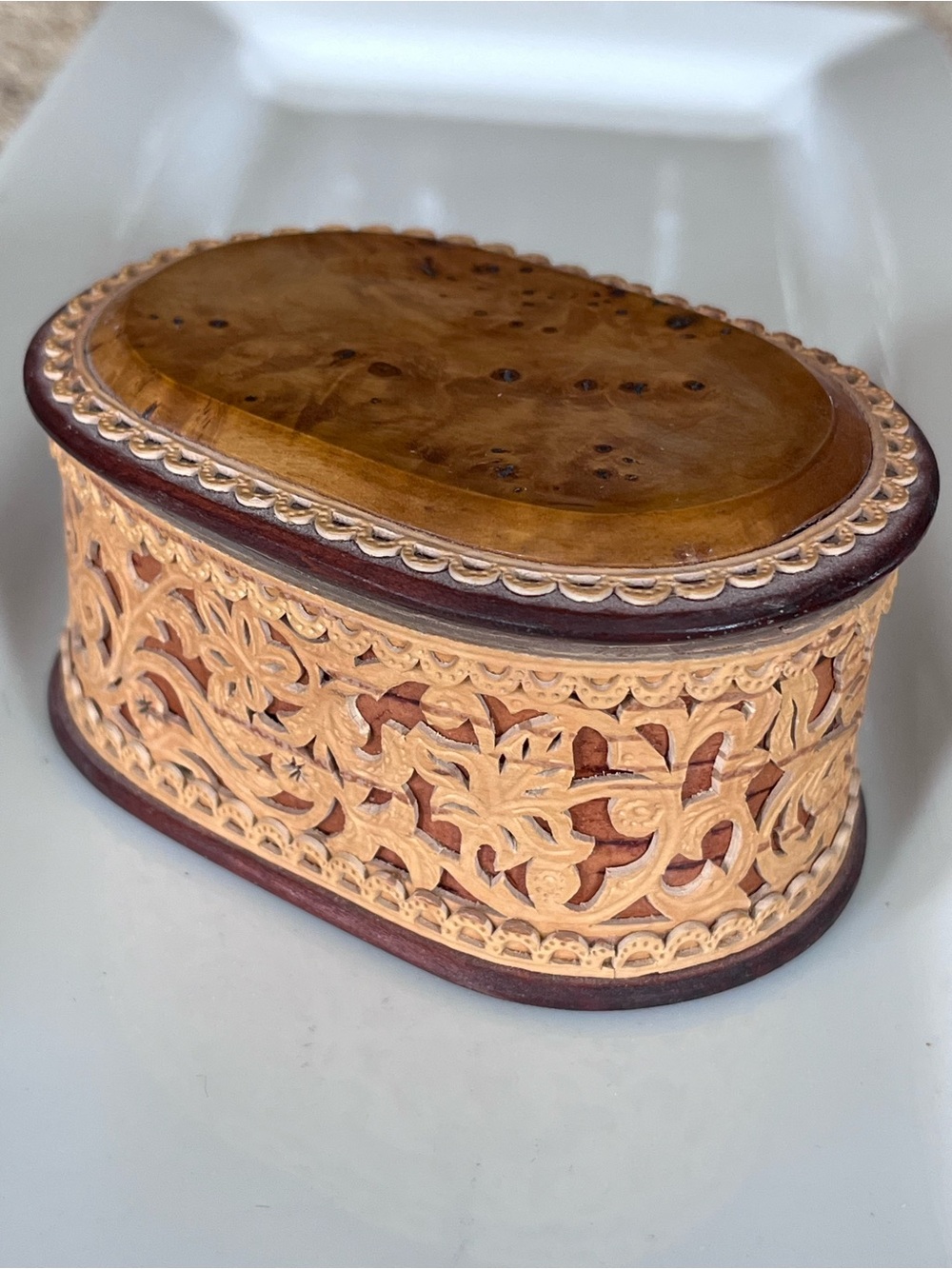 Russian Birch Bark Wood Hand-Carved Wooden Trinket Box with Lid